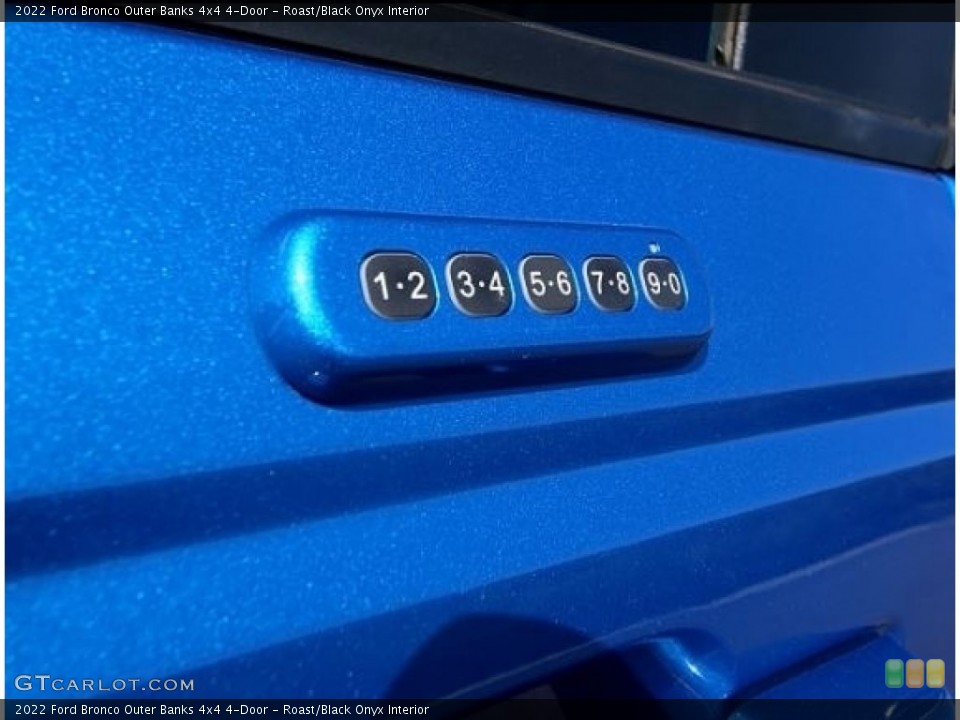 Roast/Black Onyx Interior Controls for the 2022 Ford Bronco Outer Banks 4x4 4-Door #145234643