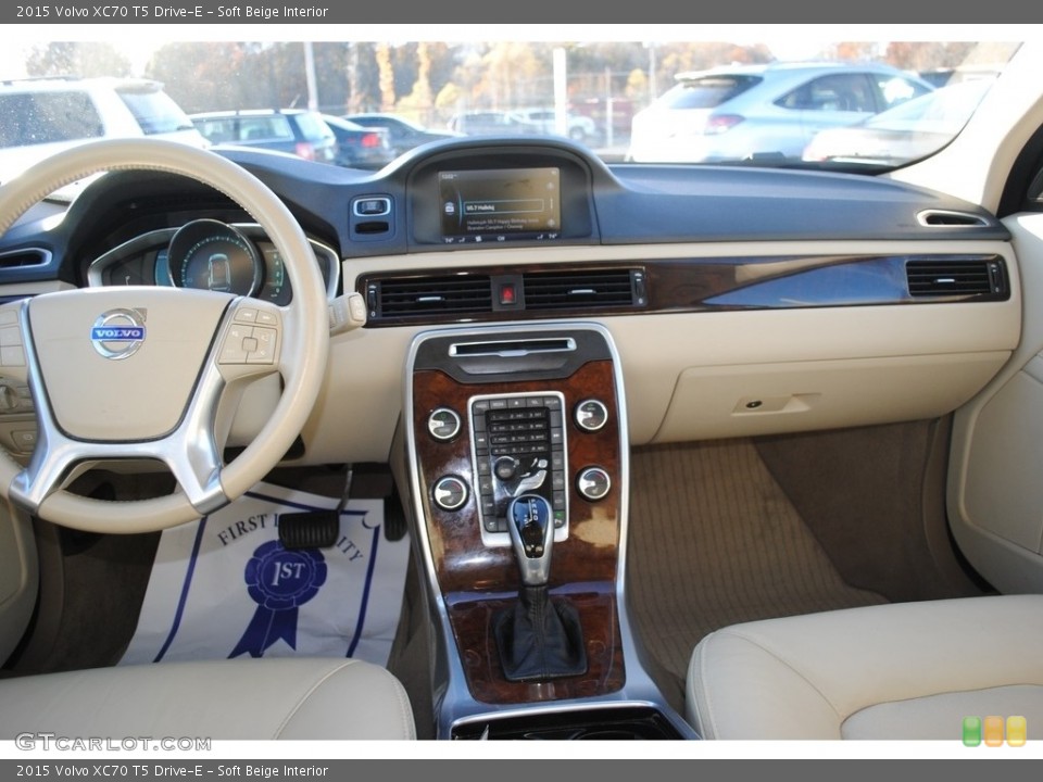Soft Beige Interior Dashboard for the 2015 Volvo XC70 T5 Drive-E #145257072