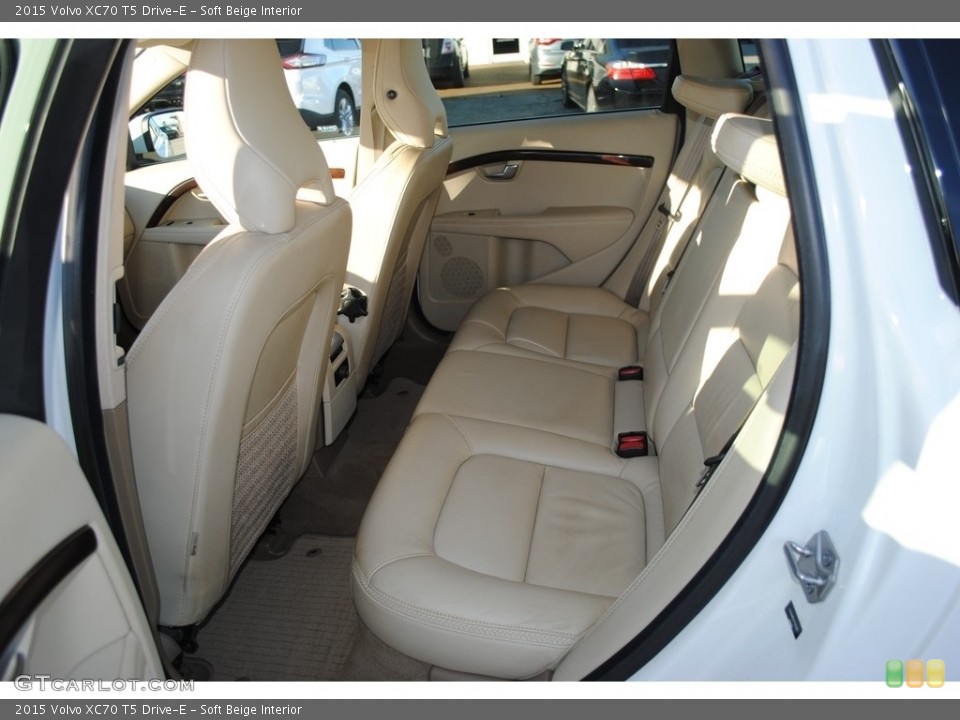 Soft Beige Interior Rear Seat for the 2015 Volvo XC70 T5 Drive-E #145257177