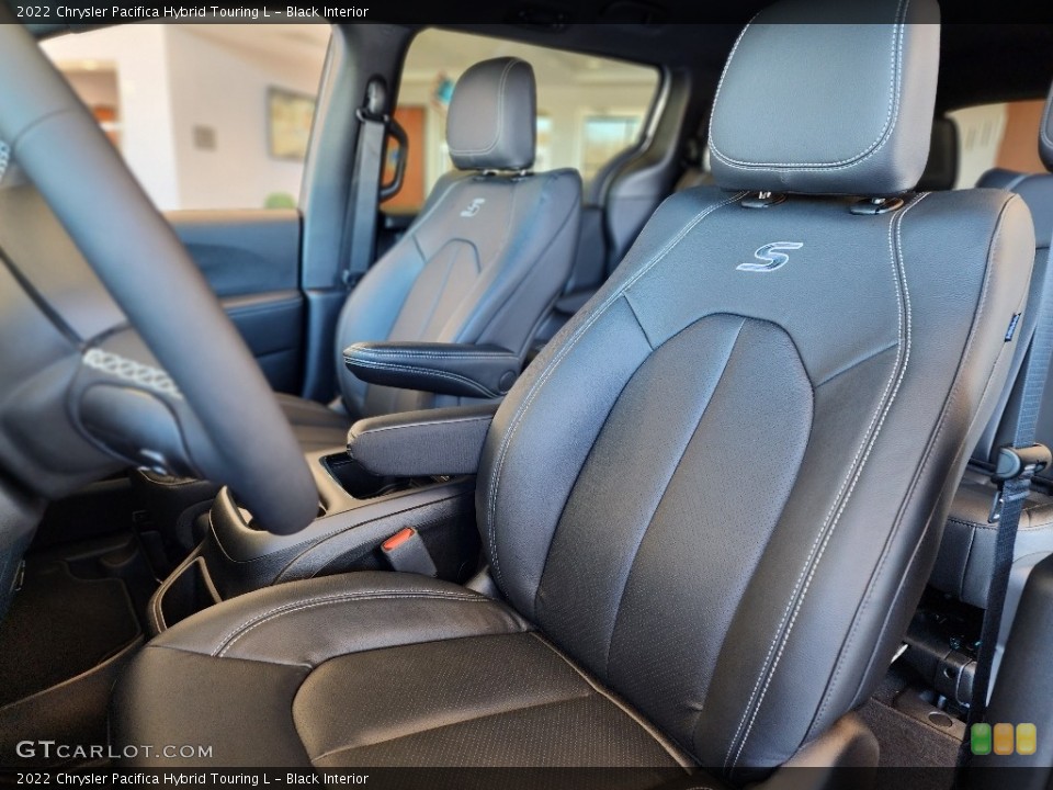 Black Interior Front Seat for the 2022 Chrysler Pacifica Hybrid Touring L #145261367