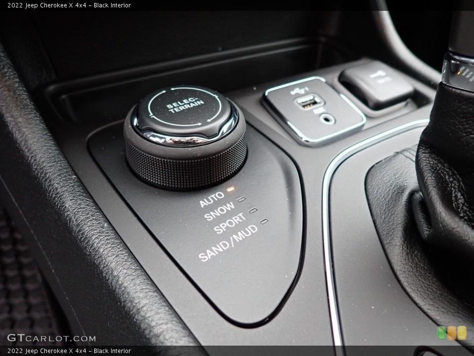 Black Interior Controls for the 2022 Jeep Cherokee X 4x4 #145283073