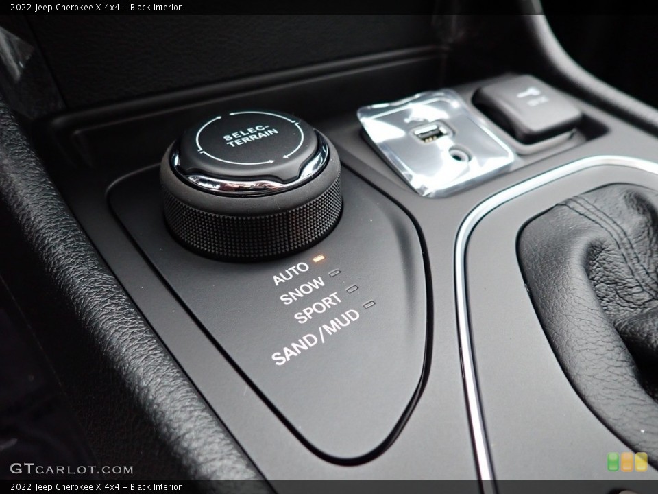 Black Interior Controls for the 2022 Jeep Cherokee X 4x4 #145283580