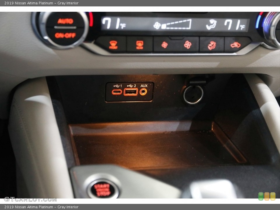 Gray Interior Controls for the 2019 Nissan Altima Platinum #145310349