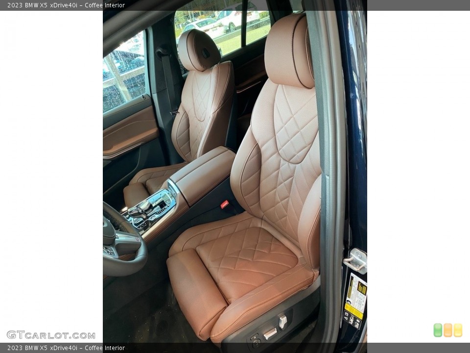 Coffee Interior Photo for the 2023 BMW X5 xDrive40i #145311520