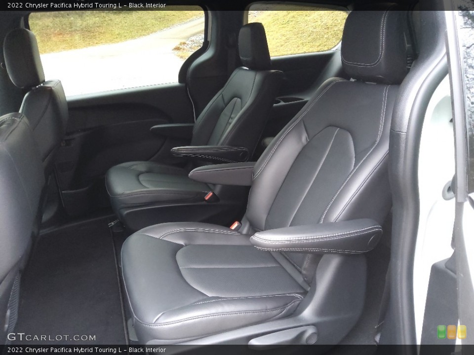 Black Interior Rear Seat for the 2022 Chrysler Pacifica Hybrid Touring L #145317873