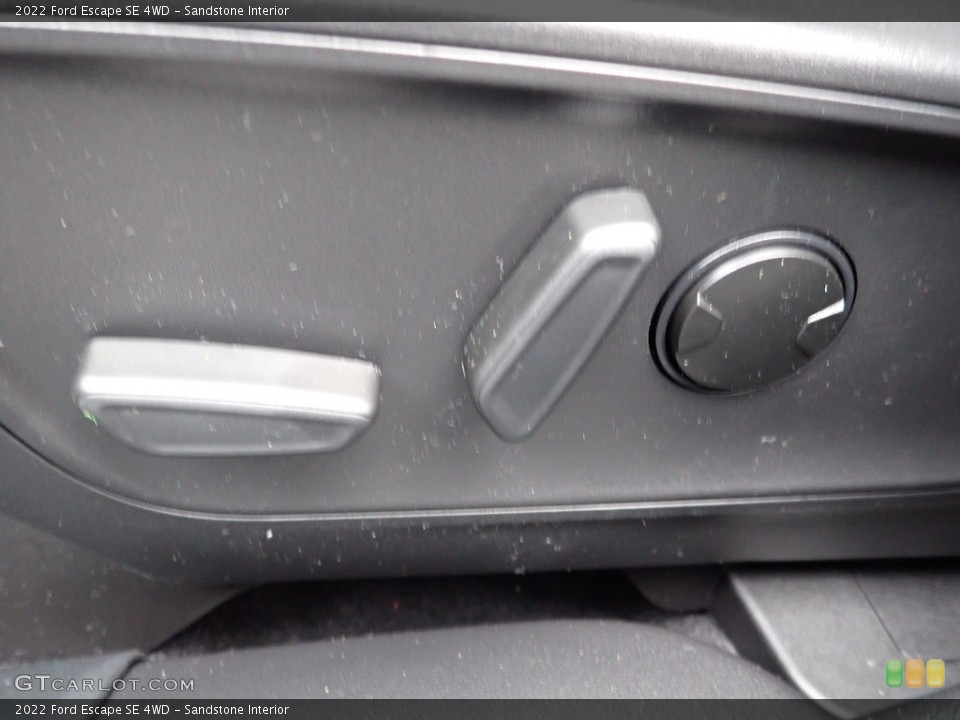 Sandstone Interior Controls for the 2022 Ford Escape SE 4WD #145334520