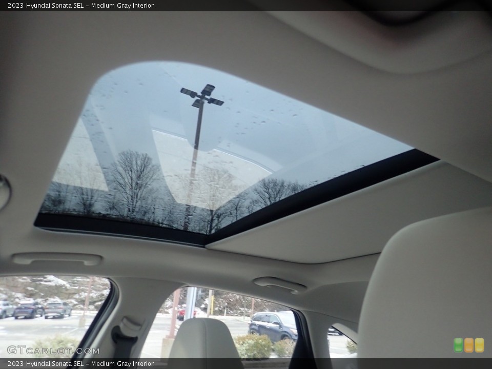 Medium Gray Interior Sunroof for the 2023 Hyundai Sonata SEL #145340766