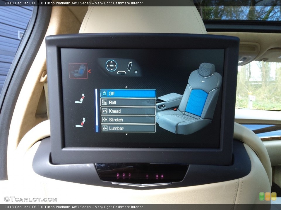 Very Light Cashmere Interior Controls for the 2018 Cadillac CT6 3.0 Turbo Platinum AWD Sedan #145358892