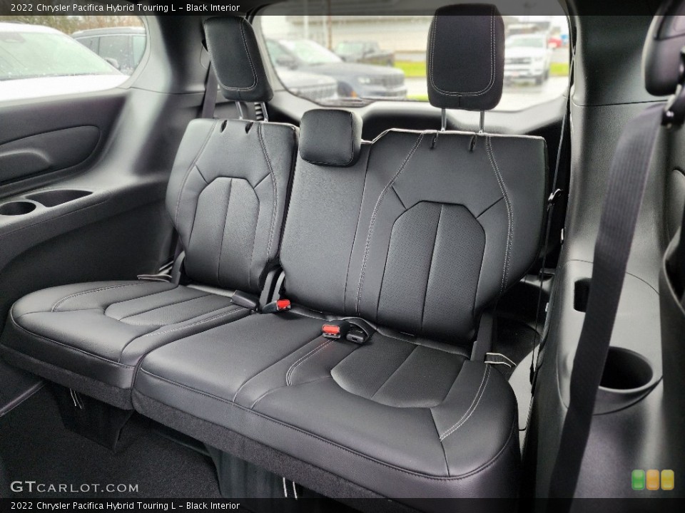Black Interior Rear Seat for the 2022 Chrysler Pacifica Hybrid Touring L #145368450