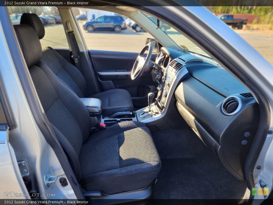 Black 2012 Suzuki Grand Vitara Interiors