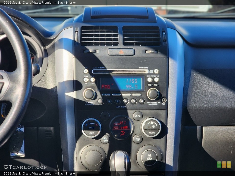 Black Interior Controls for the 2012 Suzuki Grand Vitara Premium #145371256