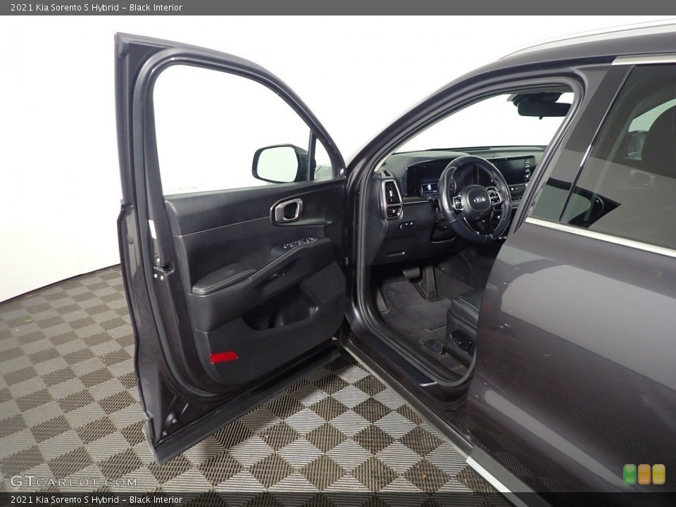 Black Interior Door Panel for the 2021 Kia Sorento S Hybrid #145382254