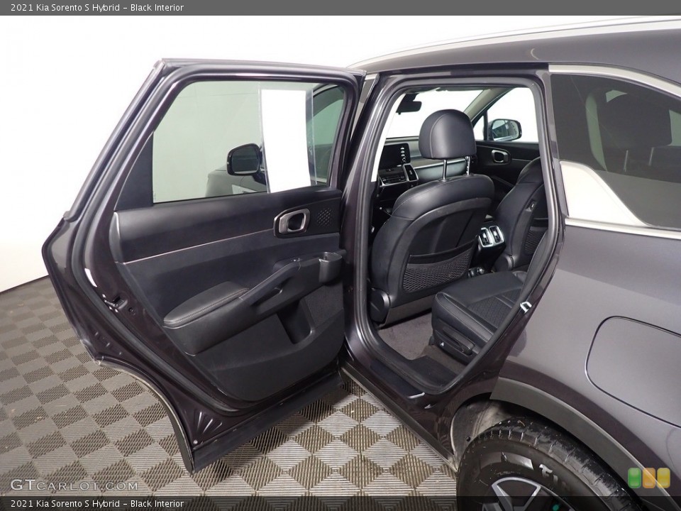Black Interior Door Panel for the 2021 Kia Sorento S Hybrid #145382554