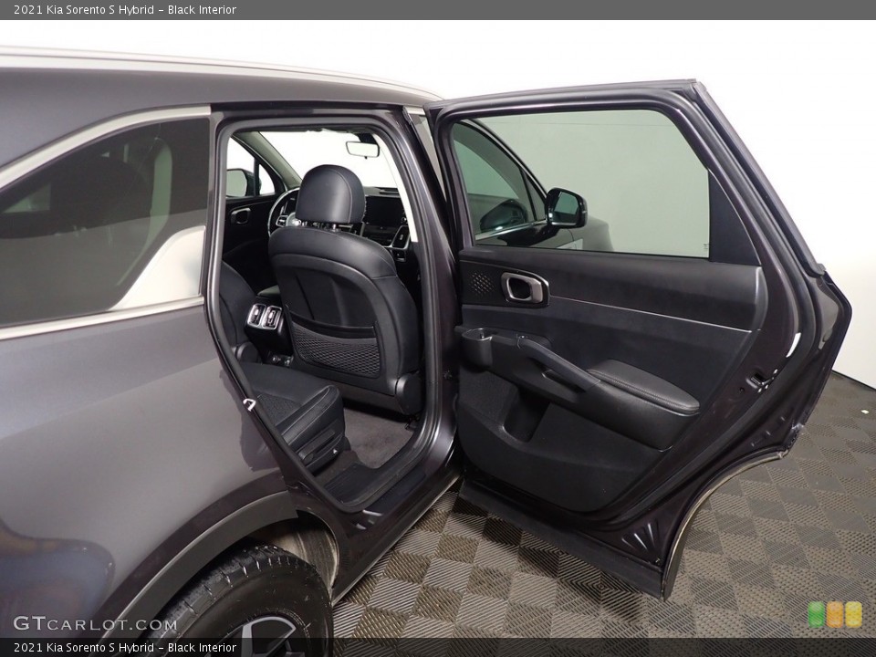 Black Interior Door Panel for the 2021 Kia Sorento S Hybrid #145382593