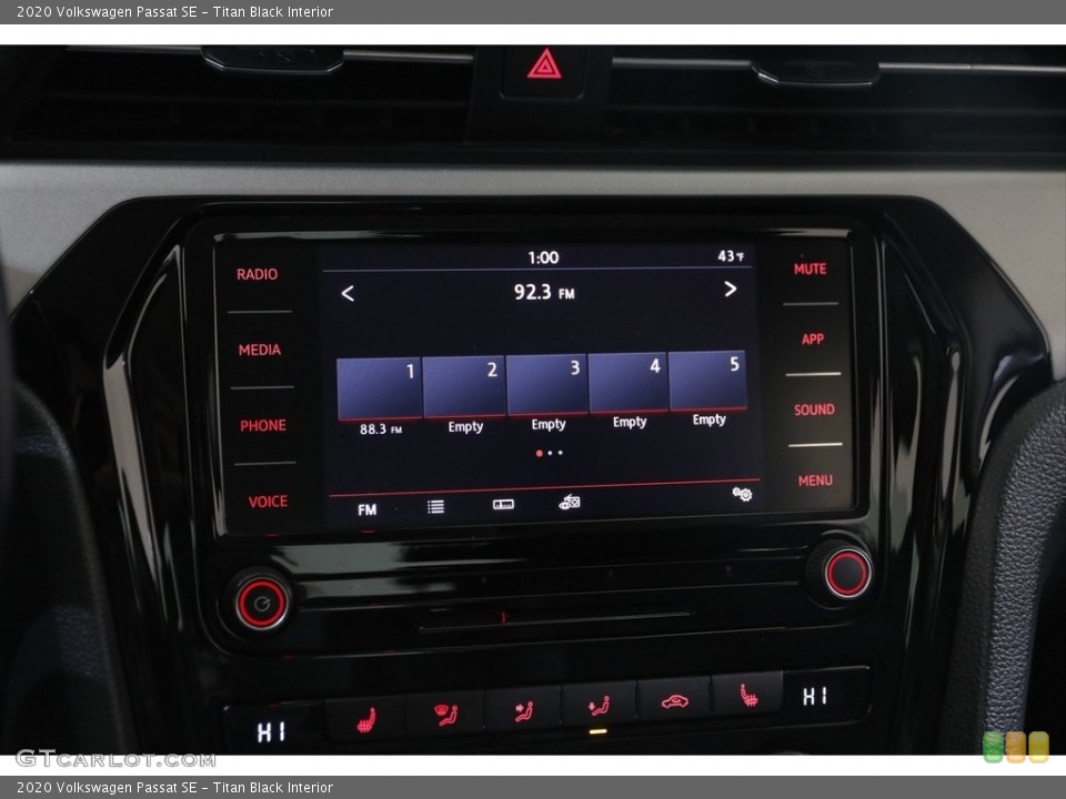 Titan Black Interior Controls for the 2020 Volkswagen Passat SE #145382881