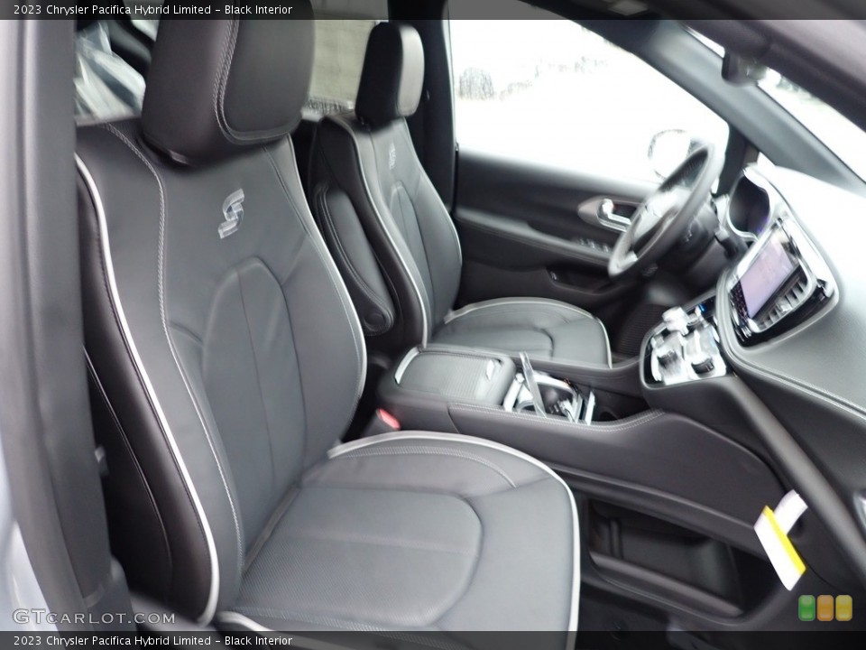 Black Interior Front Seat for the 2023 Chrysler Pacifica Hybrid Limited #145403586