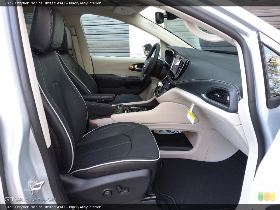 Black/Alloy 2022 Chrysler Pacifica Interiors