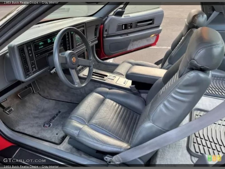 Gray Interior Photo for the 1989 Buick Reatta Coupe #145431246