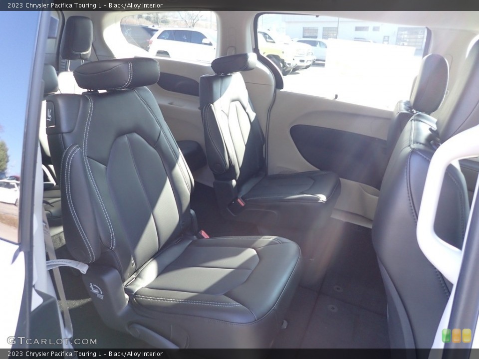 Black/Alloy Interior Rear Seat for the 2023 Chrysler Pacifica Touring L #145432911