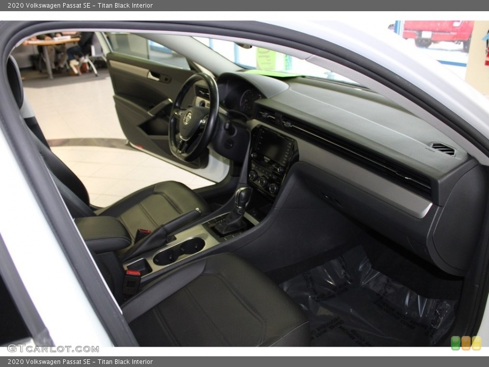 Titan Black Interior Dashboard for the 2020 Volkswagen Passat SE #145438036