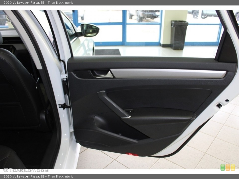 Titan Black Interior Door Panel for the 2020 Volkswagen Passat SE #145438081