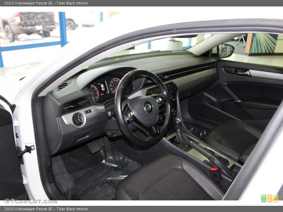 Titan Black Interior Front Seat for the 2020 Volkswagen Passat SE #145438285