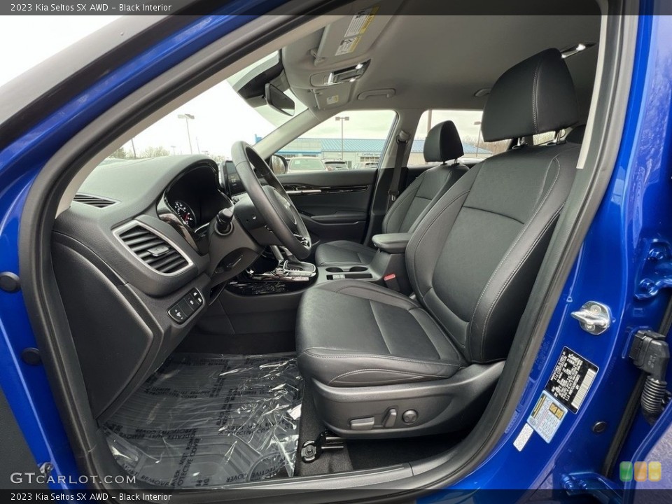 Black Interior Photo for the 2023 Kia Seltos SX AWD #145440880
