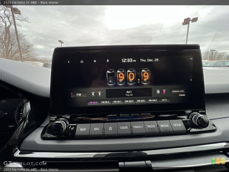 Black Interior Controls for the 2023 Kia Seltos SX AWD #145441009