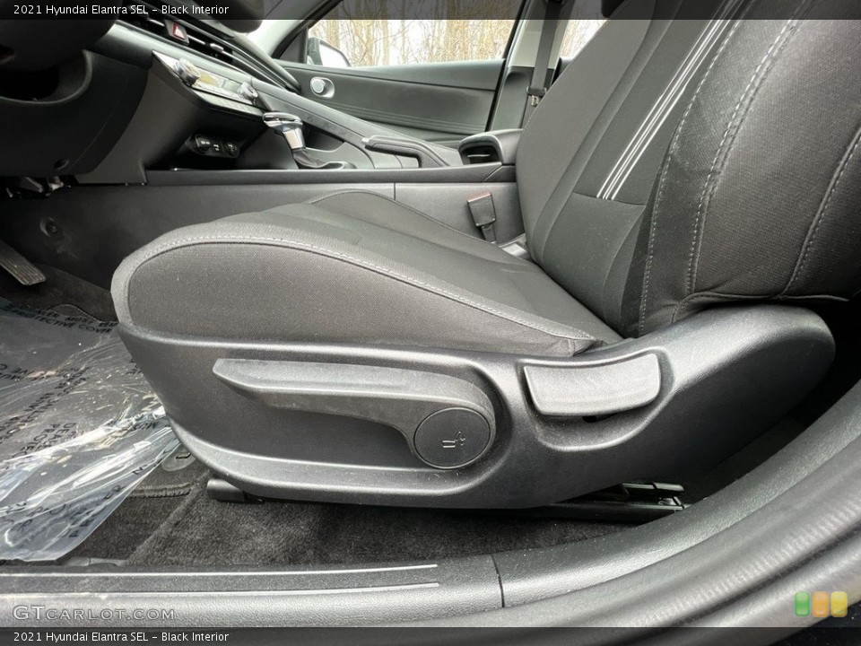 Black Interior Front Seat for the 2021 Hyundai Elantra SEL #145452772