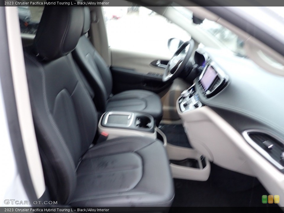 Black/Alloy Interior Front Seat for the 2023 Chrysler Pacifica Hybrid Touring L #145467400