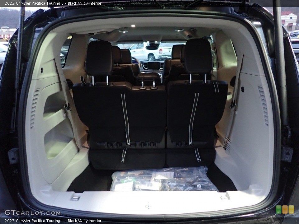 Black/Alloy Interior Trunk for the 2023 Chrysler Pacifica Touring L #145473275