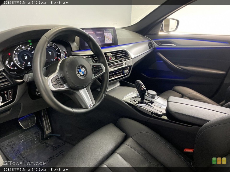 Black Interior Photo for the 2019 BMW 5 Series 540i Sedan #145507779