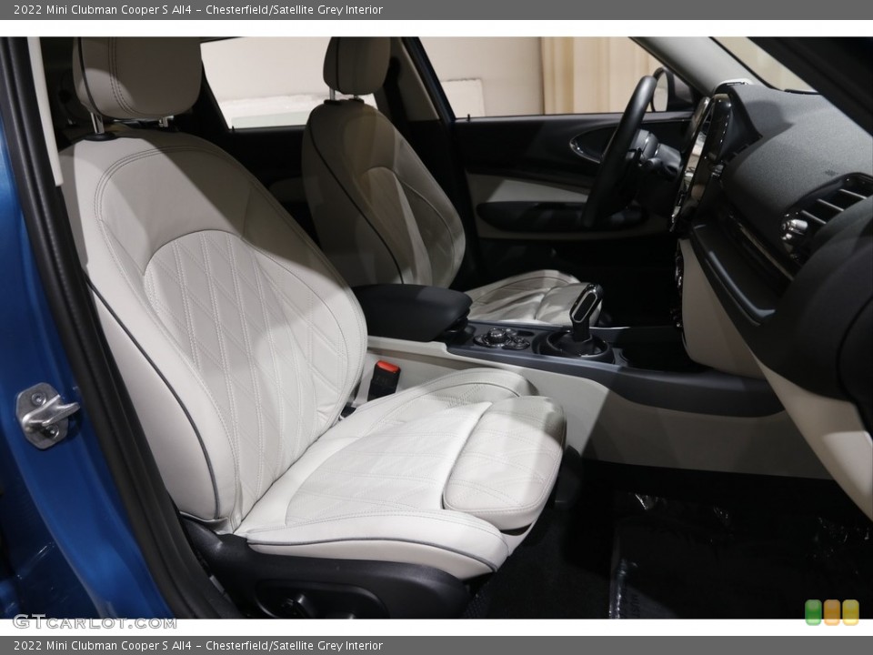 Chesterfield/Satellite Grey 2022 Mini Clubman Interiors