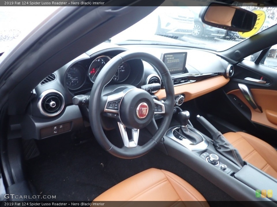 Nero (Black) 2019 Fiat 124 Spider Interiors