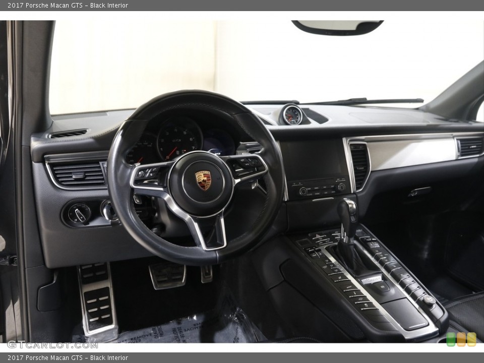 Black Interior Dashboard for the 2017 Porsche Macan GTS #145545082