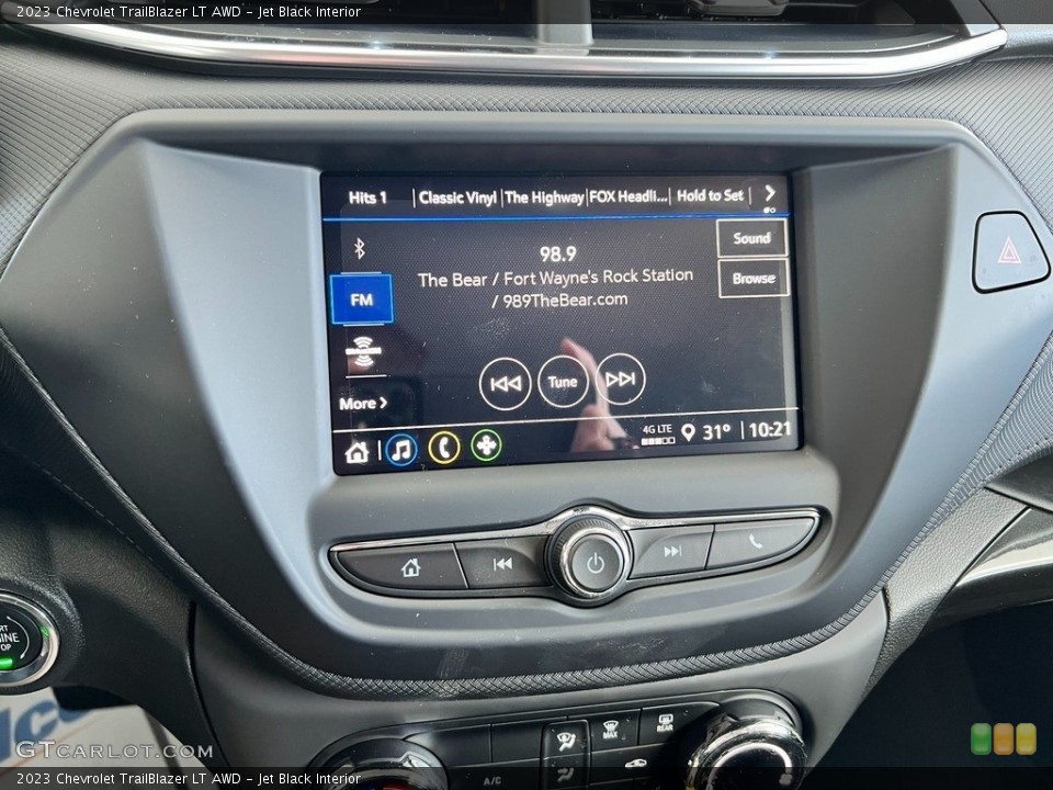 Jet Black Interior Controls for the 2023 Chevrolet TrailBlazer LT AWD #145546417