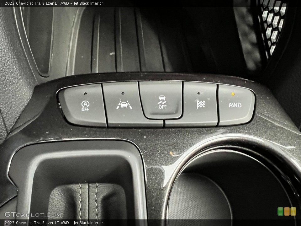 Jet Black Interior Controls for the 2023 Chevrolet TrailBlazer LT AWD #145546486
