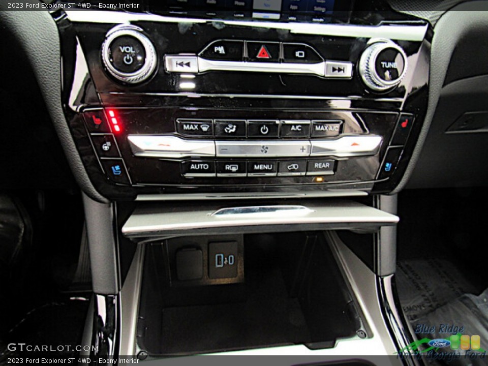Ebony Interior Controls for the 2023 Ford Explorer ST 4WD #145625372