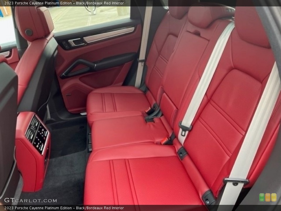 Black/Bordeaux Red 2023 Porsche Cayenne Interiors