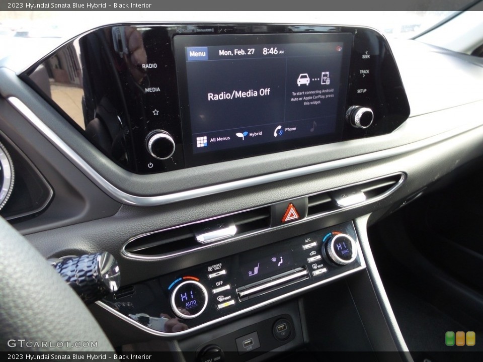 Black Interior Controls for the 2023 Hyundai Sonata Blue Hybrid #145701948