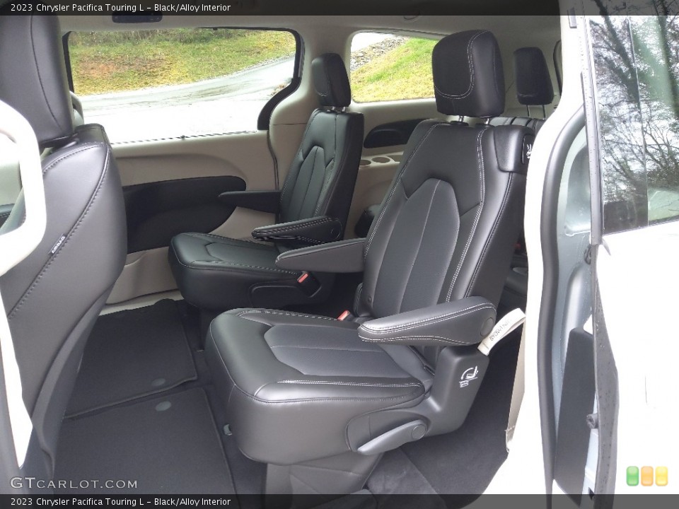 Black/Alloy Interior Rear Seat for the 2023 Chrysler Pacifica Touring L #145731781