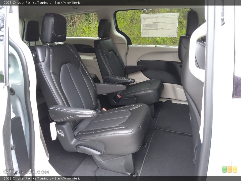 Black/Alloy Interior Rear Seat for the 2023 Chrysler Pacifica Touring L #145731871