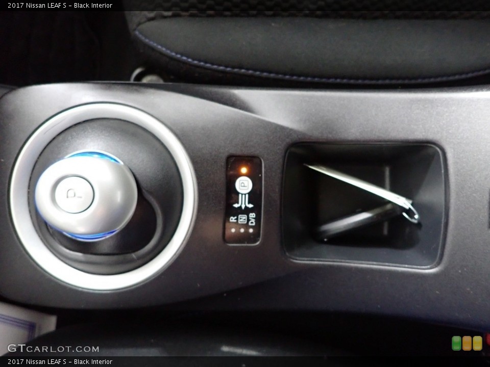 Black Interior Controls for the 2017 Nissan LEAF S #145738258