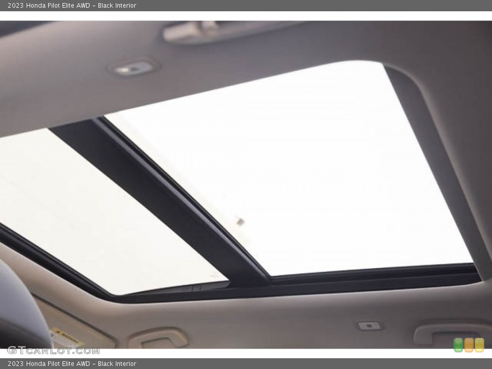 Black Interior Sunroof for the 2023 Honda Pilot Elite AWD #145804965