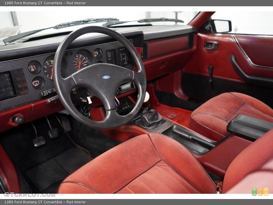 Red Interior Photo for the 1986 Ford Mustang GT Convertible #145805908