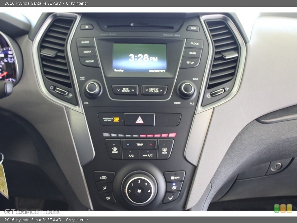 Gray Interior Controls for the 2016 Hyundai Santa Fe SE AWD #145812793