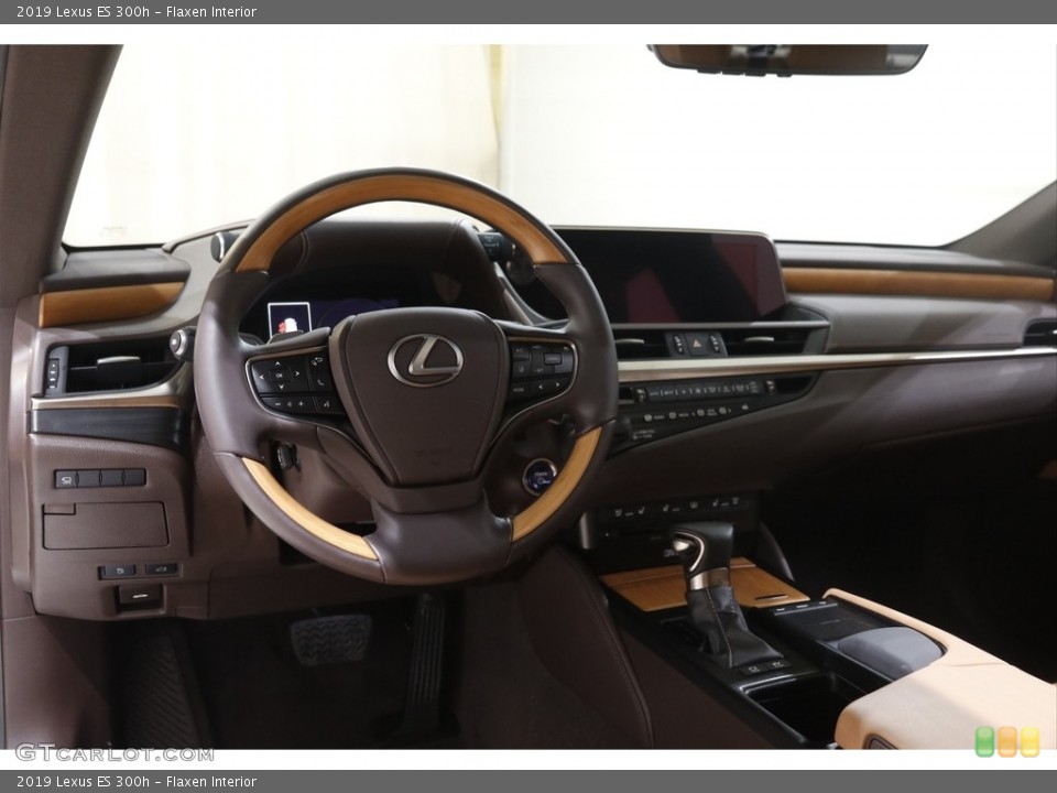 Flaxen Interior Dashboard for the 2019 Lexus ES 300h #145825166