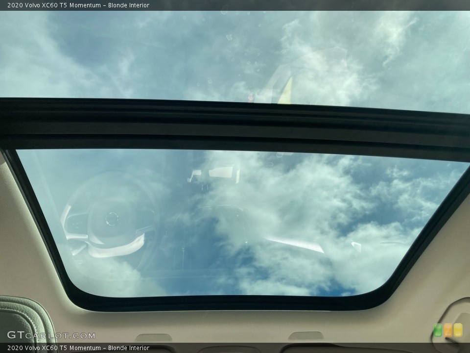 Blonde Interior Sunroof for the 2020 Volvo XC60 T5 Momentum #145840769