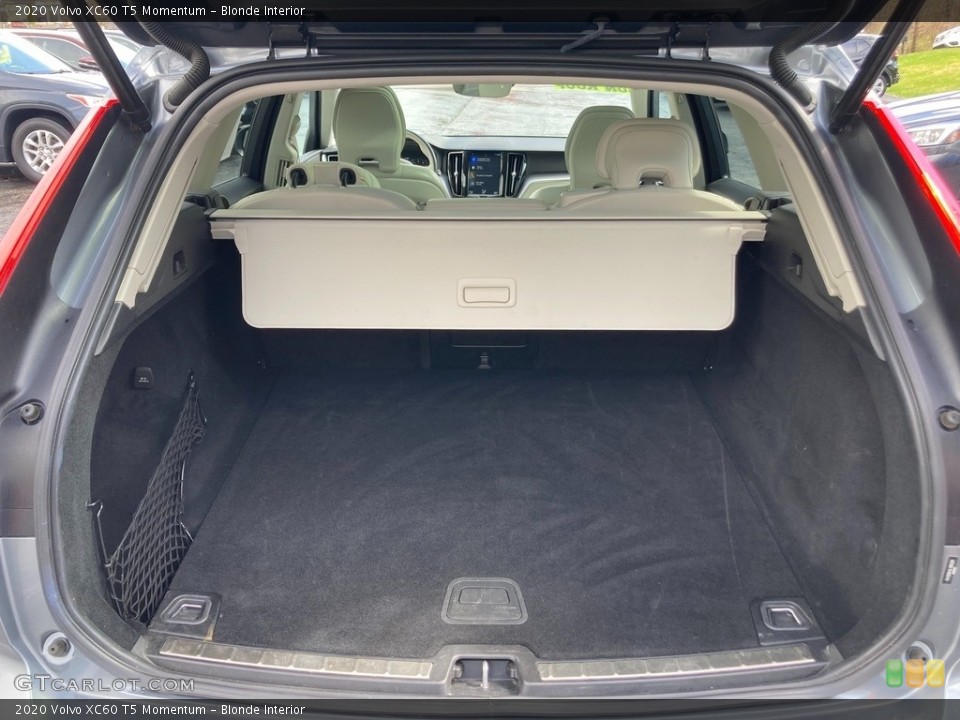 Blonde Interior Trunk for the 2020 Volvo XC60 T5 Momentum #145840982