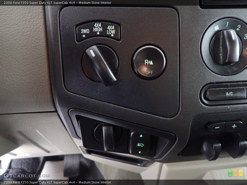 Medium Stone Interior Controls for the 2009 Ford F350 Super Duty XLT SuperCab 4x4 #145865785